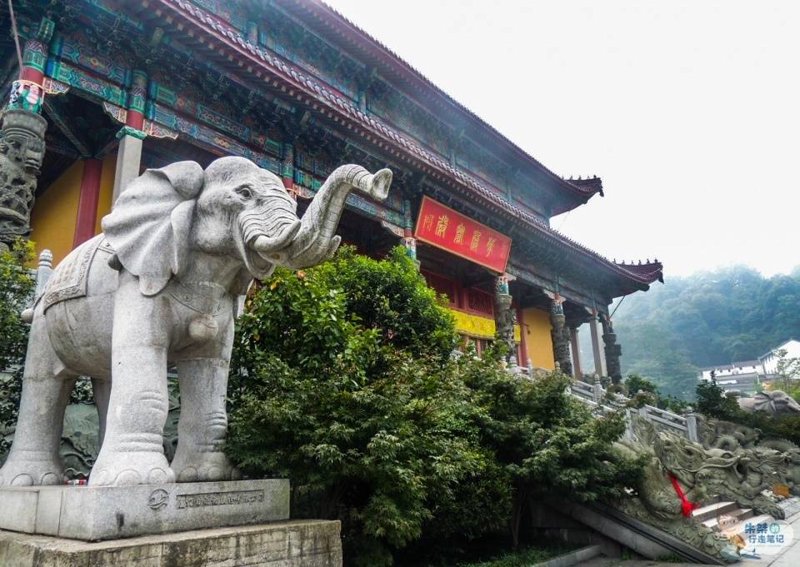寺庙祈福的灵性之旅:一场心灵与自然的对话